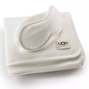UGG DUFFIELD TRAVEL SOFT BLANKET & EYE MASK CREAM